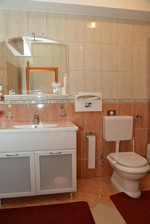 Hotel Venezia Imotski Exteriör bild